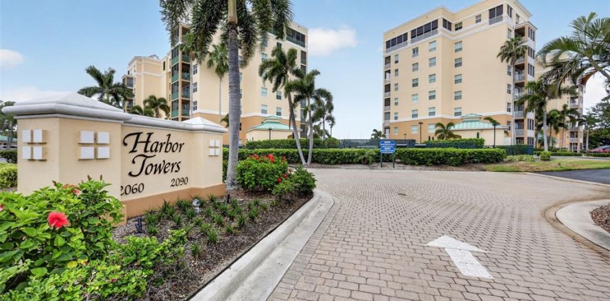 Condo in Punta Gorda, Florida, 3 bedrooms  № 2097206
