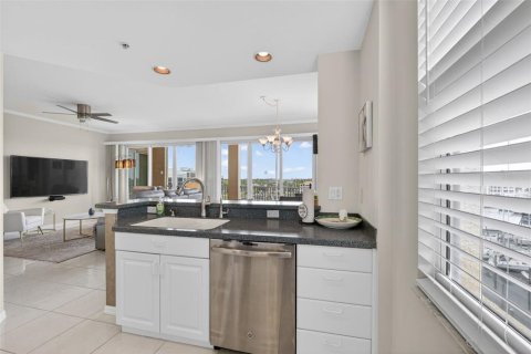 Condo in Punta Gorda, Florida, 3 bedrooms  № 2097206 - photo 9