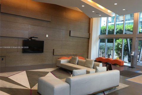 Condominio en venta en Miami, Florida, 2 dormitorios, 94.11 m2 № 1796977 - foto 2
