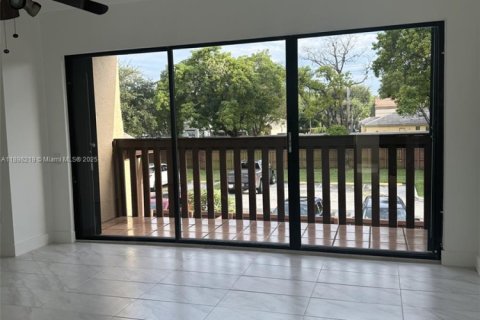 Adosado en alquiler en Miami, Florida, 2 dormitorios, 123.56 m2 № 1950646 - foto 10