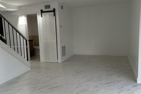 Adosado en alquiler en Miami, Florida, 2 dormitorios, 123.56 m2 № 1950646 - foto 7
