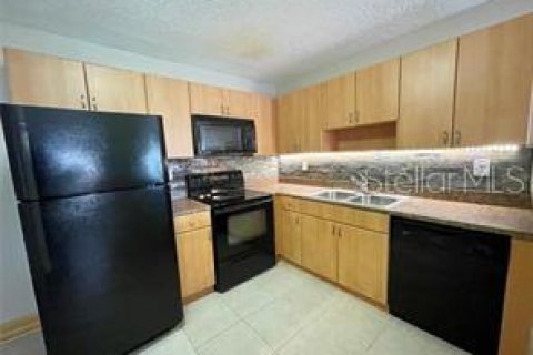 Condominio en alquiler en Land O' Lakes, Florida, 2 dormitorios, 74.32 m2 № 1853768 - foto 6