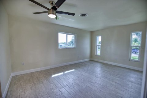 Villa ou maison à louer à Rotonda, Floride: 2 chambres, 135.54 m2 № 1717103 - photo 22