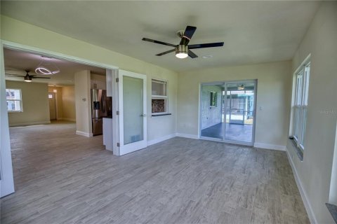 House in Rotonda, Florida 2 bedrooms, 135.54 sq.m. № 1717103 - photo 19