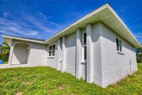 Villa ou maison à louer à Rotonda, Floride: 2 chambres, 135.54 m2 № 1717103 - photo 6
