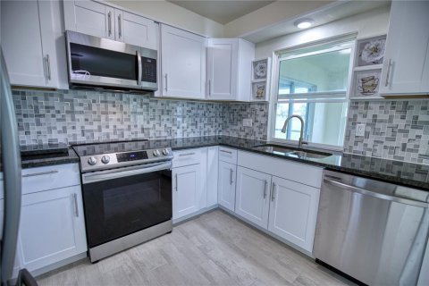 Villa ou maison à louer à Rotonda, Floride: 2 chambres, 135.54 m2 № 1717103 - photo 15