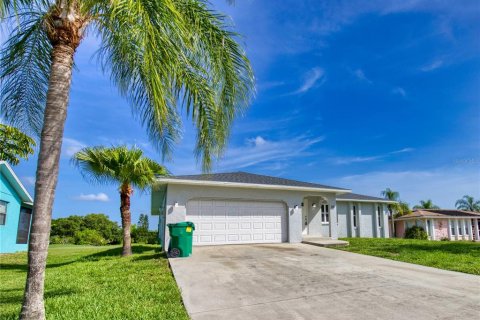 Villa ou maison à louer à Rotonda, Floride: 2 chambres, 135.54 m2 № 1717103 - photo 2