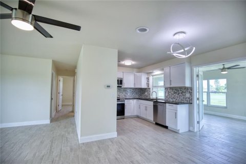 Villa ou maison à louer à Rotonda, Floride: 2 chambres, 135.54 m2 № 1717103 - photo 11