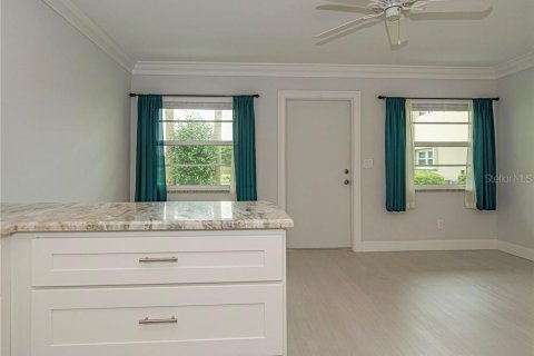 Condo in Vero Beach, Florida, 1 bedroom  № 1777233 - photo 9