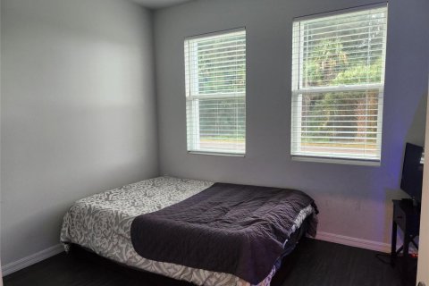 House in Palm Bay, Florida 3 bedrooms, 155.61 sq.m. № 2170093 - photo 11
