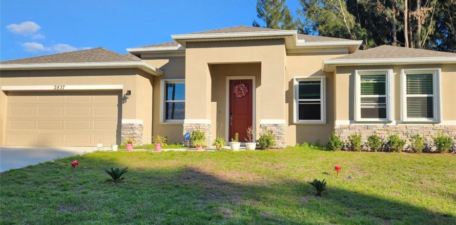 House in Palm Bay, Florida 3 bedrooms, 155.61 sq.m. № 2170093