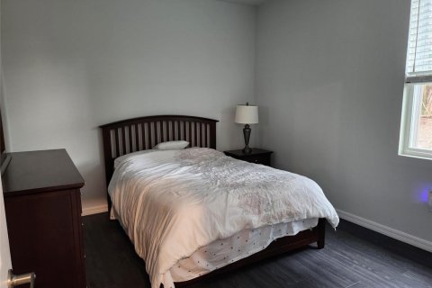 House in Palm Bay, Florida 3 bedrooms, 155.61 sq.m. № 2170093 - photo 12