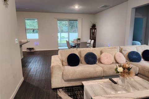 House in Palm Bay, Florida 3 bedrooms, 155.61 sq.m. № 2170093 - photo 3