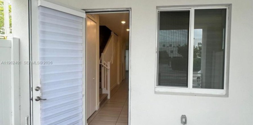 Condo à Doral, Floride, 3 chambres № 2024068