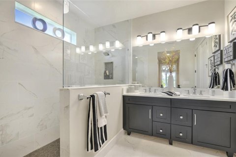 House in Land O' Lakes, Florida 4 bedrooms, 230.12 sq.m. № 2092444 - photo 9