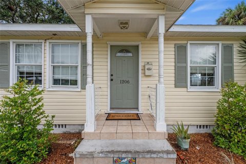 House in Bradenton, Florida 3 bedrooms, 92.9 sq.m. № 2409822 - photo 2