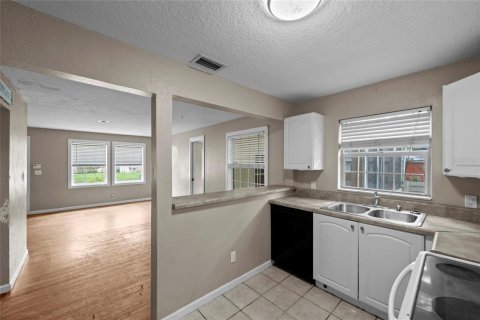 House in Bradenton, Florida 3 bedrooms, 92.9 sq.m. № 2409822 - photo 9