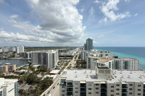 Condominio en venta en Hollywood, Florida, 1 dormitorio, 80.73 m2 № 1957614 - foto 10