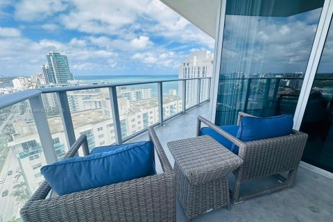 Condominio en venta en Hollywood, Florida, 1 dormitorio, 80.73 m2 № 1957614 - foto 2