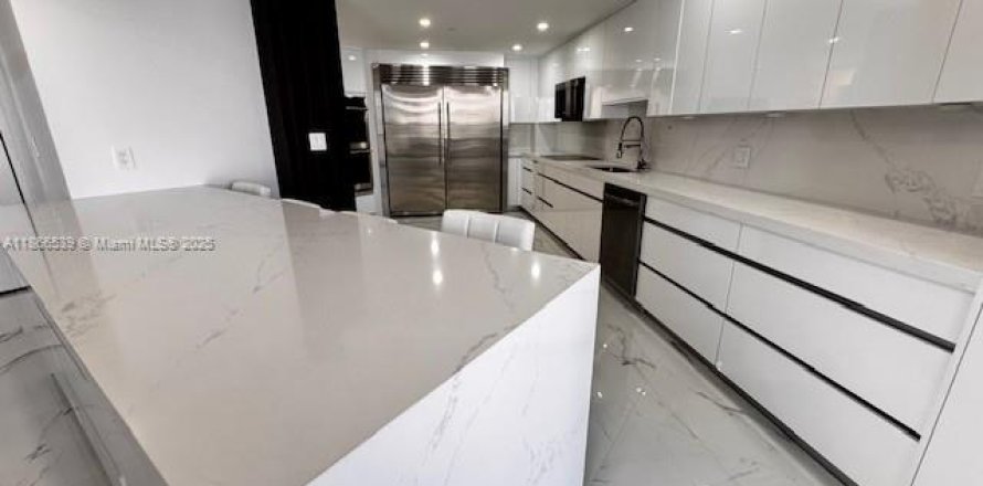 Condominio en Aventura, Florida, 3 dormitorios № 1926860