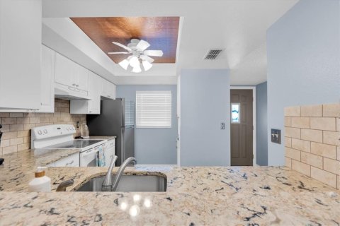 Copropriété à vendre à Tierra Verde, Floride: 2 chambres, 103.12 m2 № 2100679 - photo 11