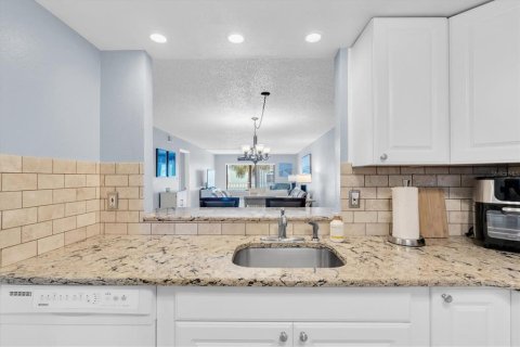 Copropriété à vendre à Tierra Verde, Floride: 2 chambres, 103.12 m2 № 2100679 - photo 16