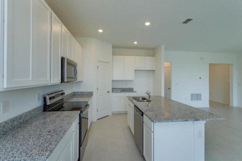 Casa en venta en Haines City, Florida, 4 dormitorios, 163.32 m2 № 1751380 - foto 5