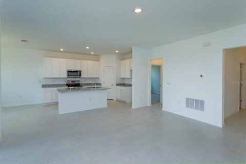 Casa en venta en Haines City, Florida, 4 dormitorios, 163.32 m2 № 1751380 - foto 8