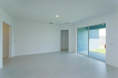 Casa en venta en Haines City, Florida, 4 dormitorios, 163.32 m2 № 1751380 - foto 9