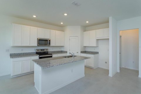 Casa en venta en Haines City, Florida, 4 dormitorios, 163.32 m2 № 1751380 - foto 3