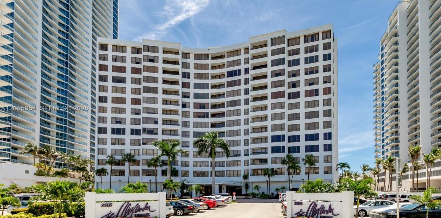 Condo à Hollywood, Floride, 2 chambres  № 2186734