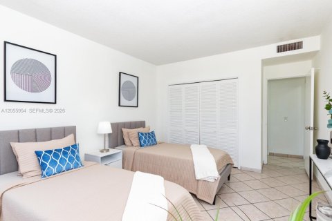 Copropriété à vendre à Hollywood, Floride: 2 chambres, 127.28 m2 № 2186734 - photo 23