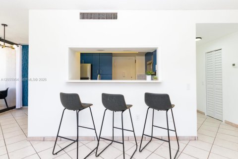 Copropriété à vendre à Hollywood, Floride: 2 chambres, 127.28 m2 № 2186734 - photo 11