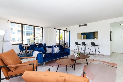 Copropriété à vendre à Hollywood, Floride: 2 chambres, 127.28 m2 № 2186734 - photo 4