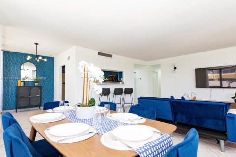 Copropriété à vendre à Hollywood, Floride: 2 chambres, 127.28 m2 № 2186734 - photo 5
