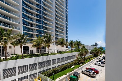 Copropriété à vendre à Hollywood, Floride: 2 chambres, 127.28 m2 № 2186734 - photo 14