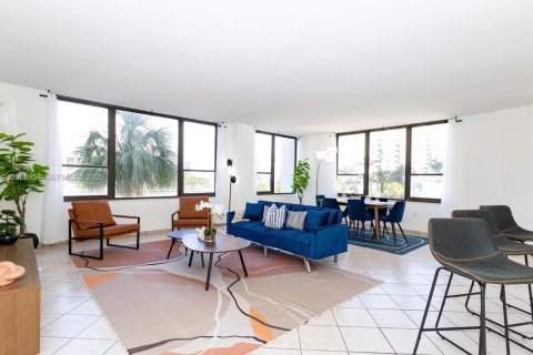 Copropriété à vendre à Hollywood, Floride: 2 chambres, 127.28 m2 № 2186734 - photo 7