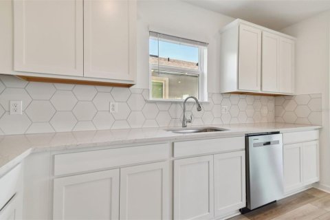 House in Apollo Beach, Florida 5 bedrooms, 240.25 sq.m. № 1815329 - photo 4