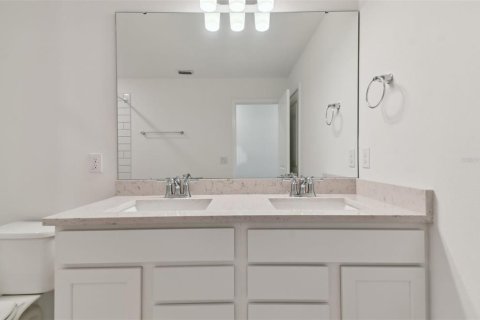 House in Apollo Beach, Florida 5 bedrooms, 240.25 sq.m. № 1815329 - photo 16