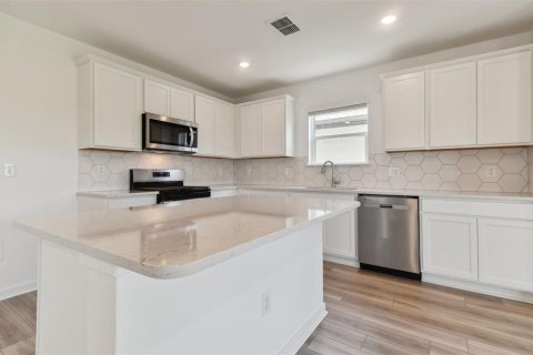 House in Apollo Beach, Florida 5 bedrooms, 240.25 sq.m. № 1815329 - photo 3