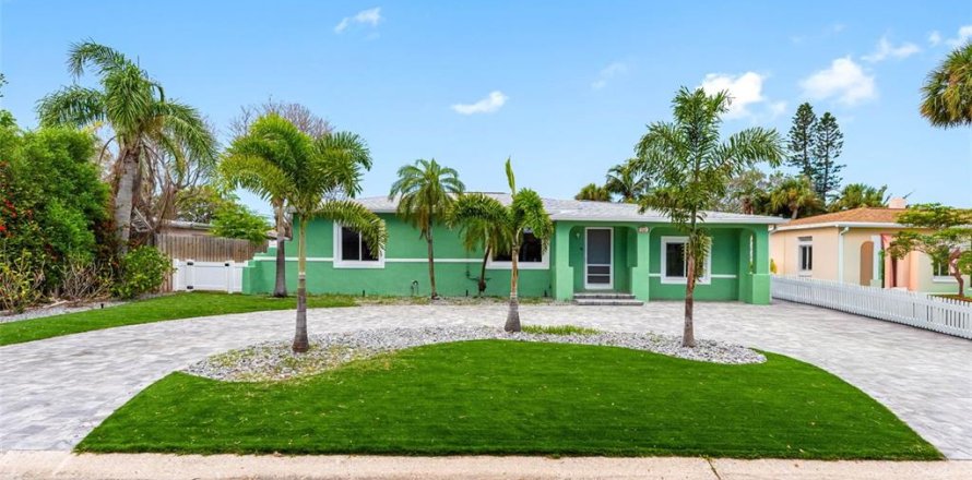Casa en Saint Pete Beach, Florida 3 dormitorios, 130.71 m2 № 1831598