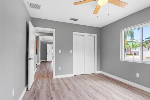 Casa en venta en Saint Pete Beach, Florida, 3 dormitorios, 130.71 m2 № 1831598 - foto 9