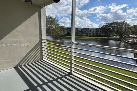 Купить кондоминиум в Дейви, Флорида 1 спальня, 80.82м2, № 2002365 - фото 2