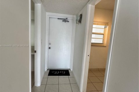 Купить кондоминиум в Дейви, Флорида 1 спальня, 80.82м2, № 2002365 - фото 11