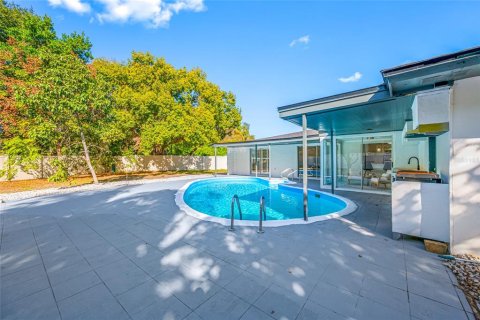 House in Clearwater, Florida 4 bedrooms, 195.09 sq.m. № 2212873 - photo 7
