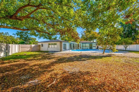 House in Clearwater, Florida 4 bedrooms, 195.09 sq.m. № 2212873 - photo 5
