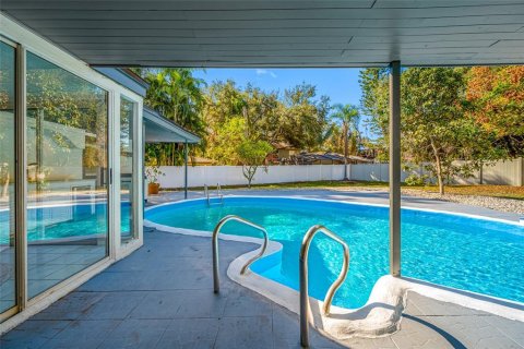 House in Clearwater, Florida 4 bedrooms, 195.09 sq.m. № 2212873 - photo 11