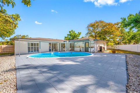 House in Clearwater, Florida 4 bedrooms, 195.09 sq.m. № 2212873 - photo 9