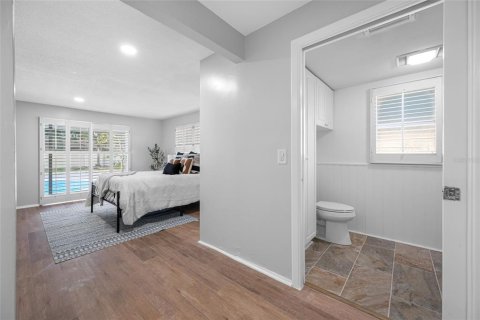 House in Clearwater, Florida 4 bedrooms, 195.09 sq.m. № 2212873 - photo 29