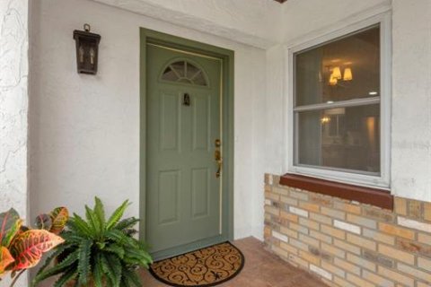 House in Dunedin, Florida 3 bedrooms, 140.84 sq.m. № 1770165 - photo 5